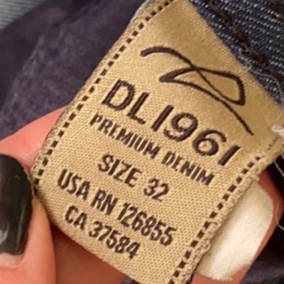 DL1961 premium denim Grace high rise cropped jeans. - Picture 8 of 14